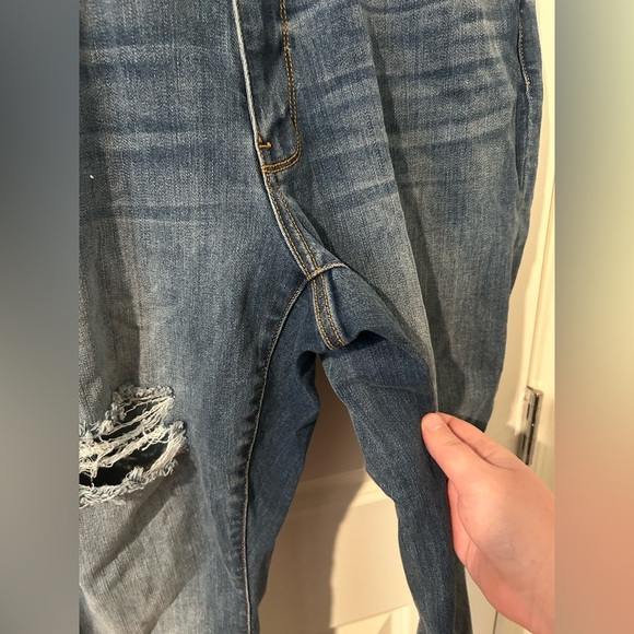 Judy Blue 16W Slim Fit Distressed Jeans - Picture 6 of 13